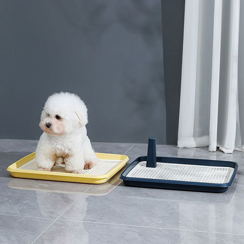 مرحاض منخفض السياج للكلاب مع عمود لمنع تناثر الرمال في الخارج